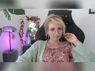 Xlovecam Free Live Porn of CinamonMoon